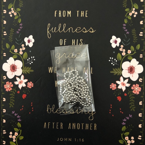 STAINLESS STEEL AROMATHERAPY OIL DIFFUSER NECKLACE - Picture 7 of 7